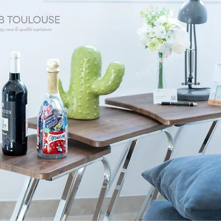 - Refuge Urbain - Clim - Terrasse - Parking - Wifi - Proche Transports Apartmán *