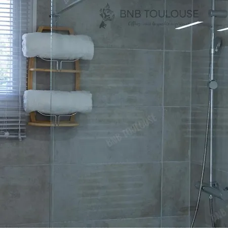 - Refuge Urbain - Clim - Terrasse - Parking - Wifi - Proche Transports Apartmán *