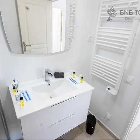 Apartment - Refuge Urbain - Clim - Terrasse - Parking - Wifi - Proche Transports