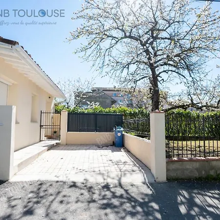 - Refuge Urbain - Clim - Terrasse - Parking - Wifi - Proche Transports *