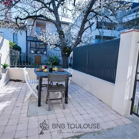 - Refuge Urbain - Clim - Terrasse - Parking - Wifi - Proche Transports *